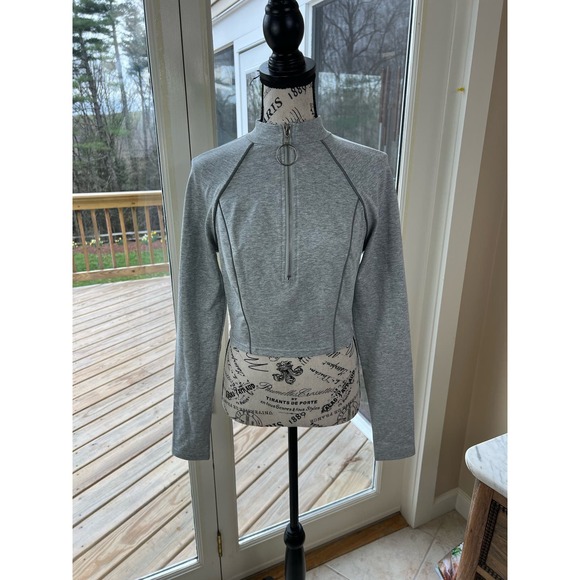 NWT Fashion Nova Friendly Competition Charcoal Long sleeve Crop Top 3/4 zip - Picture 2 of 11